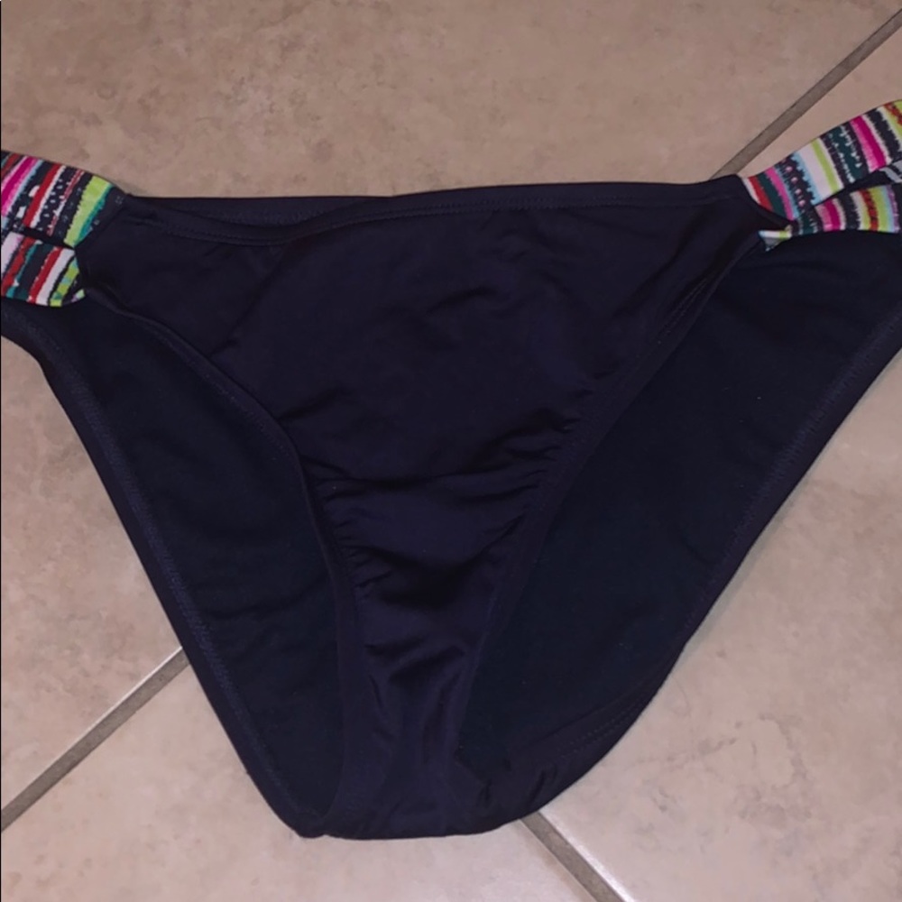 Bikini Set - Picture 3 of 3